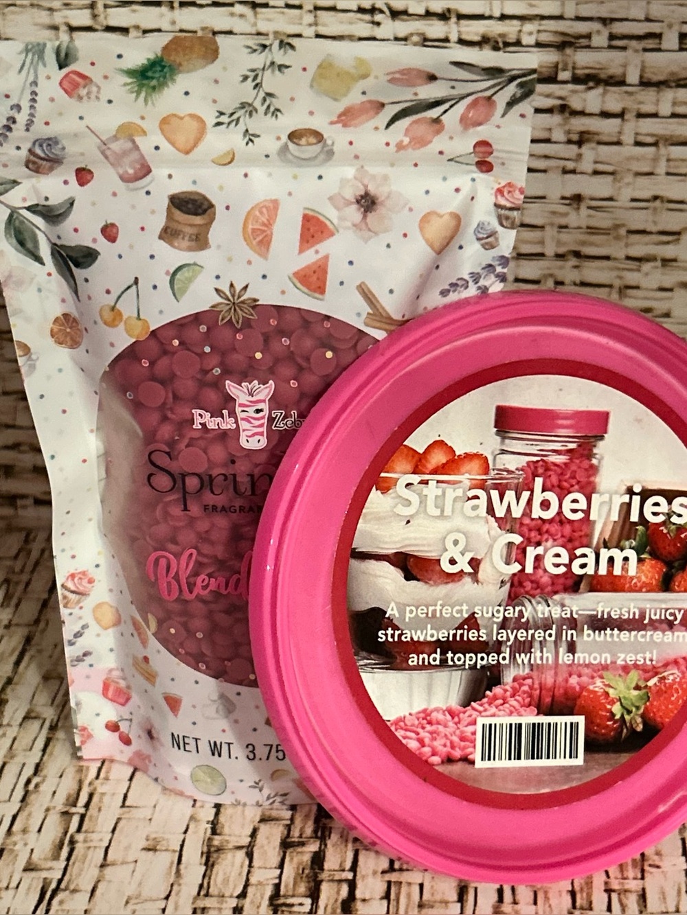 🐾 Strawberries & Cream 🐾